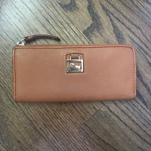 Dooney and Bourke wallet